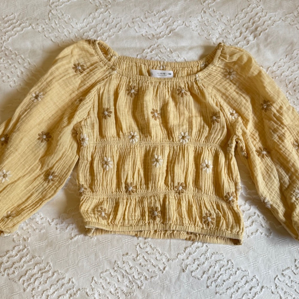 ZARA 100% Cotton Muslin Cropped Light Yellow Blouse Fits like a size Girls 8-10
